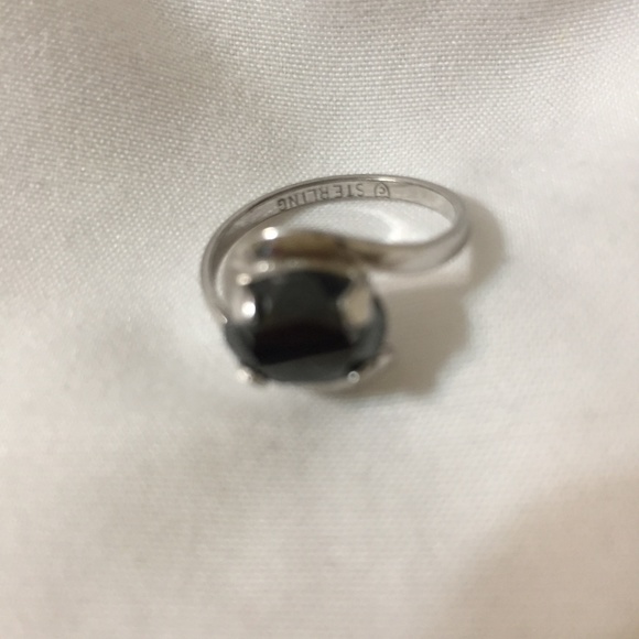 Beautiful Black Stone Sterling Silver Ring - Picture 2 of 3